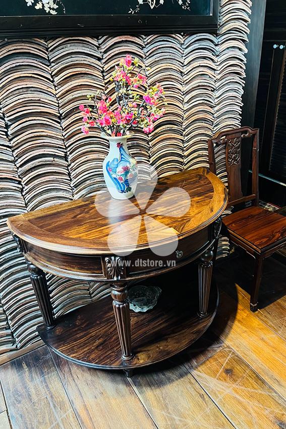 Bàn bán nguyệt DTBBN01 - Chiếc bàn bán nguyêt được tái hiện với chất liệu gỗ Chiêu Liêu tuyệt đẹp là một sản phẩm mang tính trang trí cao trong...