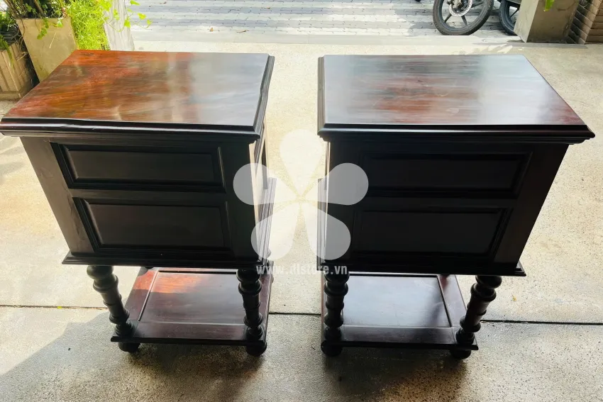 Đôn gỗ xưa DTDGX01. Kích thước: 55cm x 42cm, cao 89cm. Chất liệu: gỗ Trắc (toàn bộ).