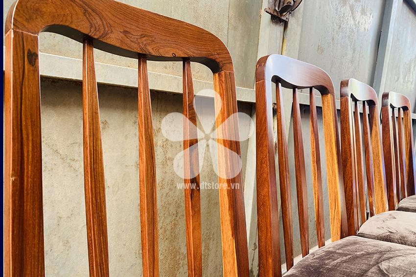 Ghế xưa DTGHX05 - Chiếc ghế bàn ăn gỗ Cẩm Lai phối hợp với chất liệu vải nhung hòa quyện để tạo nên một tuyệt tác say đắm lòng...