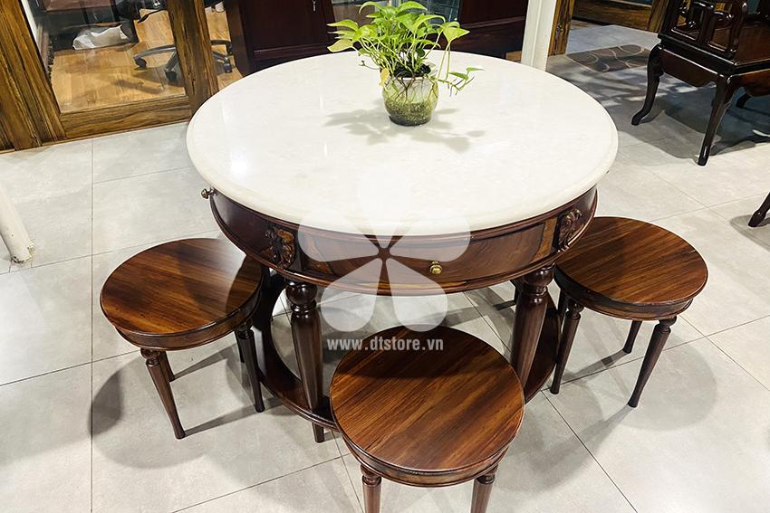 Round table set DTBBT01 - Bộ bàn tròn với mặt đá Pháp xưa là một kiệt tác kết hợp độc đáo mà gia chủ muốn sở hữu cho không gian nội thất riêng của mình, chất liệu gỗ Cẩm tăng thê...