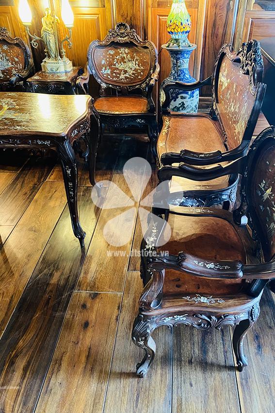 Vintage Louis table chair set DTSAL01 - Bộ ghế kiểu dáng Louis thượng lưu xa xỉ là một dạng biểu tượng mà tất cả giới thượng lưu thời bấy giờ luôn thể hiện nhằm khẳng định vị thế cũng như sự g...