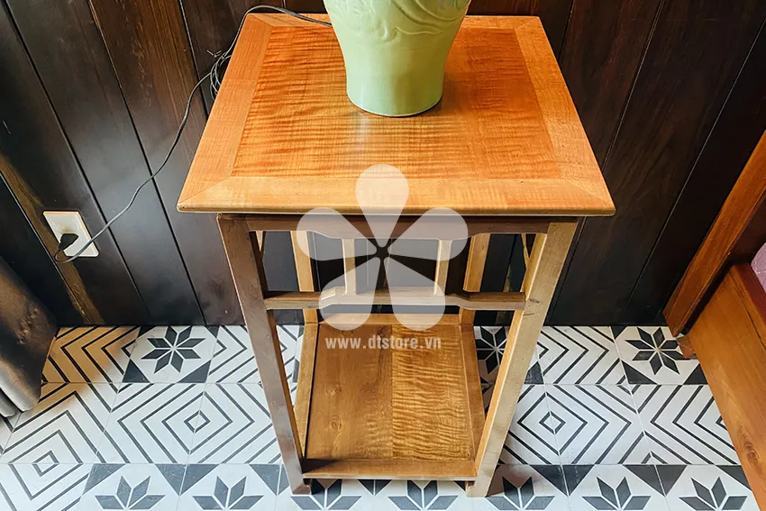 The pedestal has a vintage shape made of beaded Bang Lang wood with separate functions or combined with decorative objects in interior spaces.