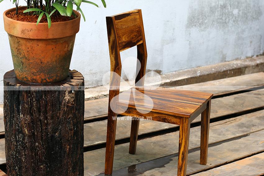 Wooden chair DTGHG01 - Một mẫu ghế gỗ thật đơn giản với chủ đích tôn lên vẻ đẹp của gỗ tự nhiên, sản phẩm rất được ưa chuộng và phổ biến từ thương hiệu nội thất gỗ Đồng Tâm tr...