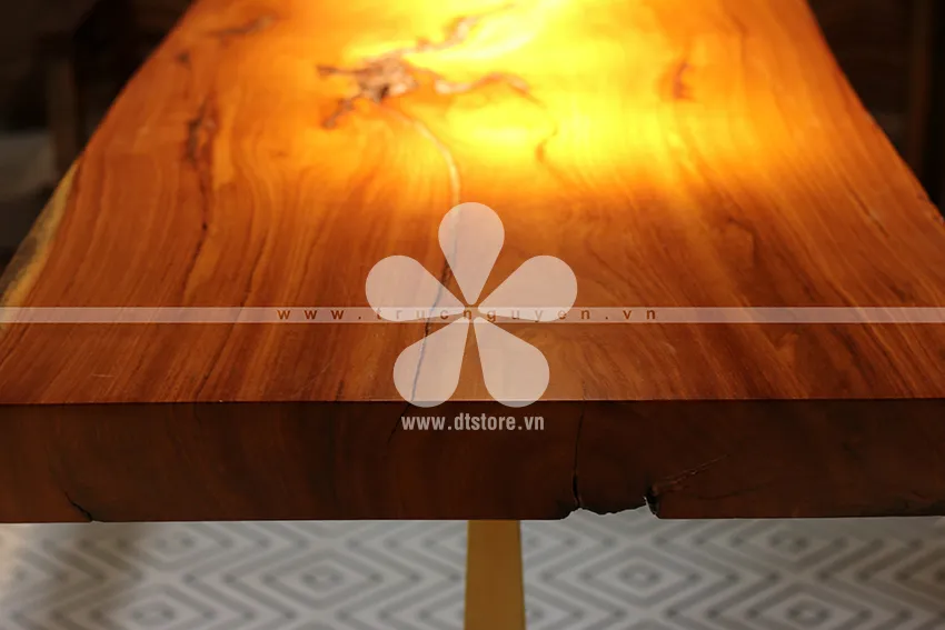 Working table DTBLV04. Dimensions: 240cm x 70cm, height 75cm. Material: Redwood & iron legs.